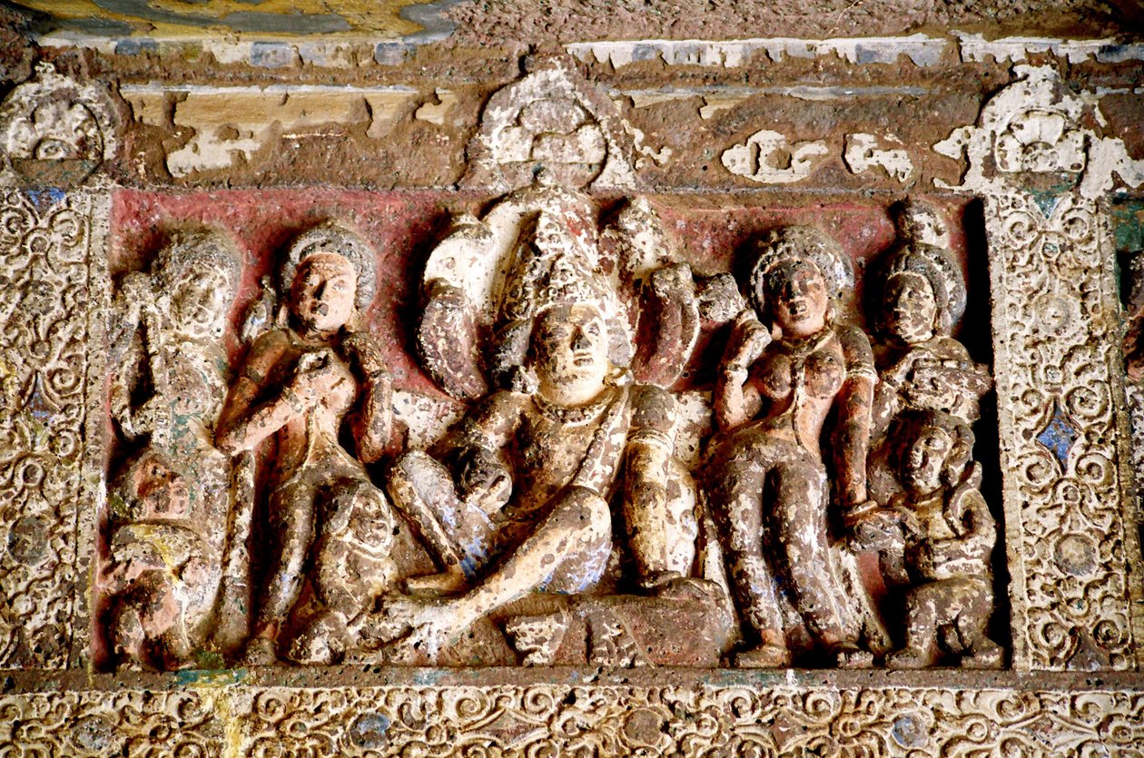 Sculpture sur pierre aux grottes d