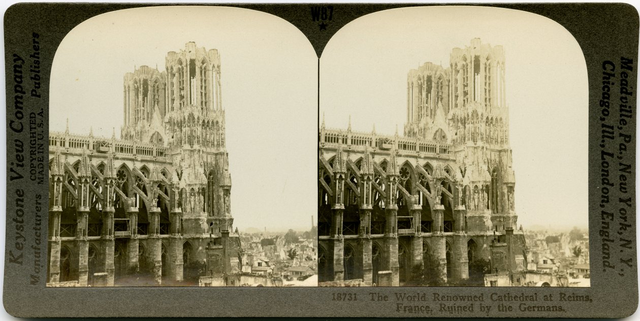 La Cathédrale de Reims, France, ruinée par les Allemands - Keystone View Company