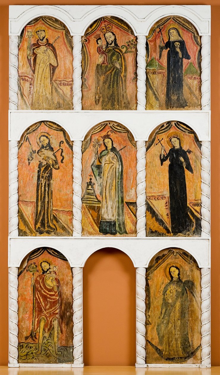 Panneaux de retable montés dans un cadre contemporain -   Molleno
