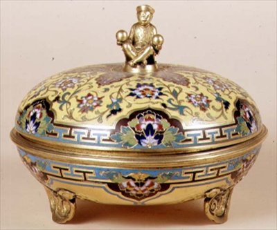 Bol avec décoration émaillée champlevé, vers 1870 - English School