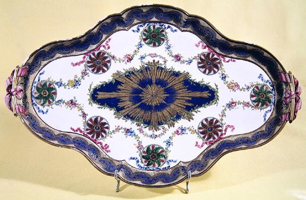 Plat de dîner de Sèvres - French School