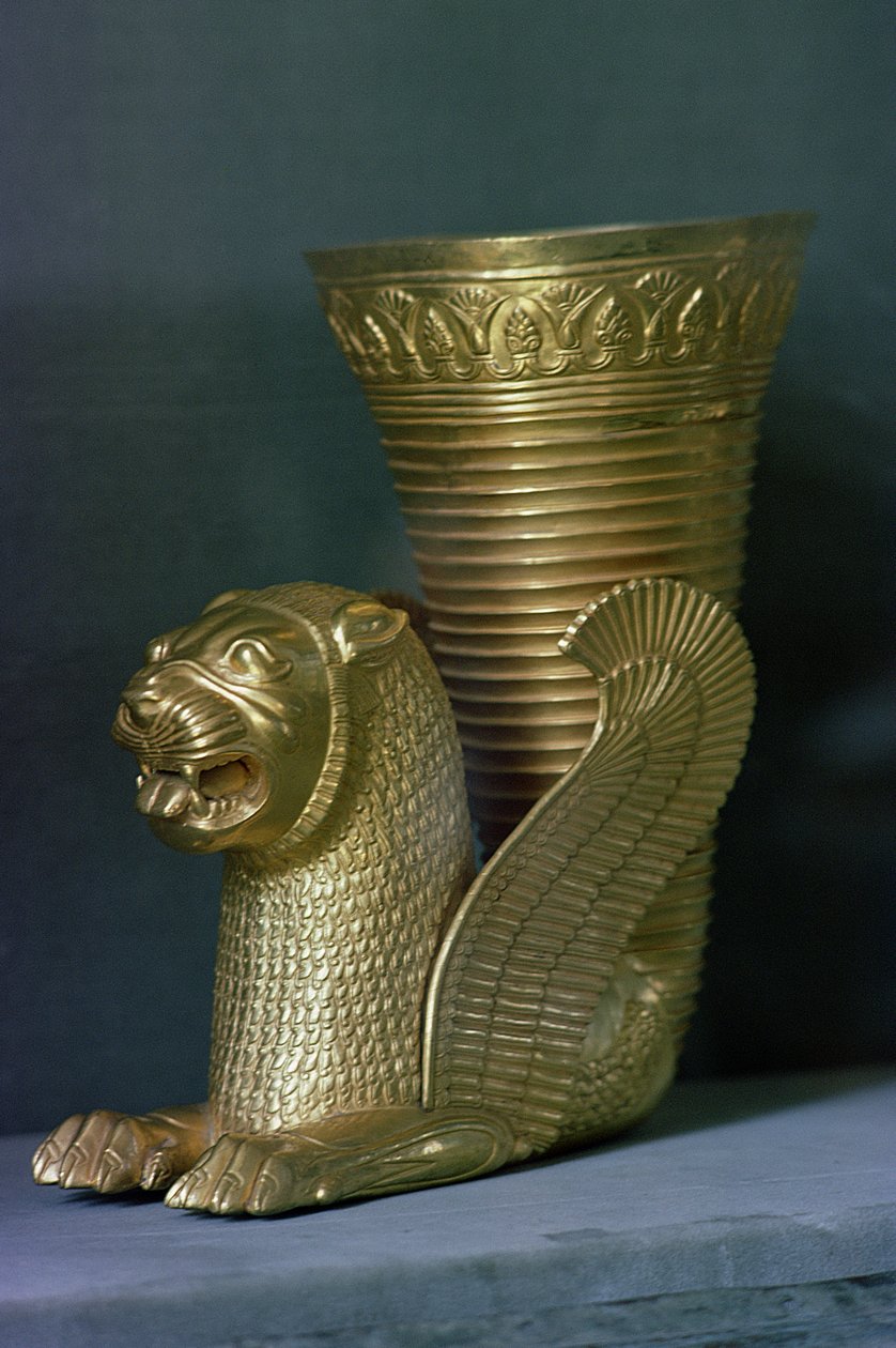 Rhyton en forme de lion-monstre assis, de Hamadan, Iran - Achaemenid