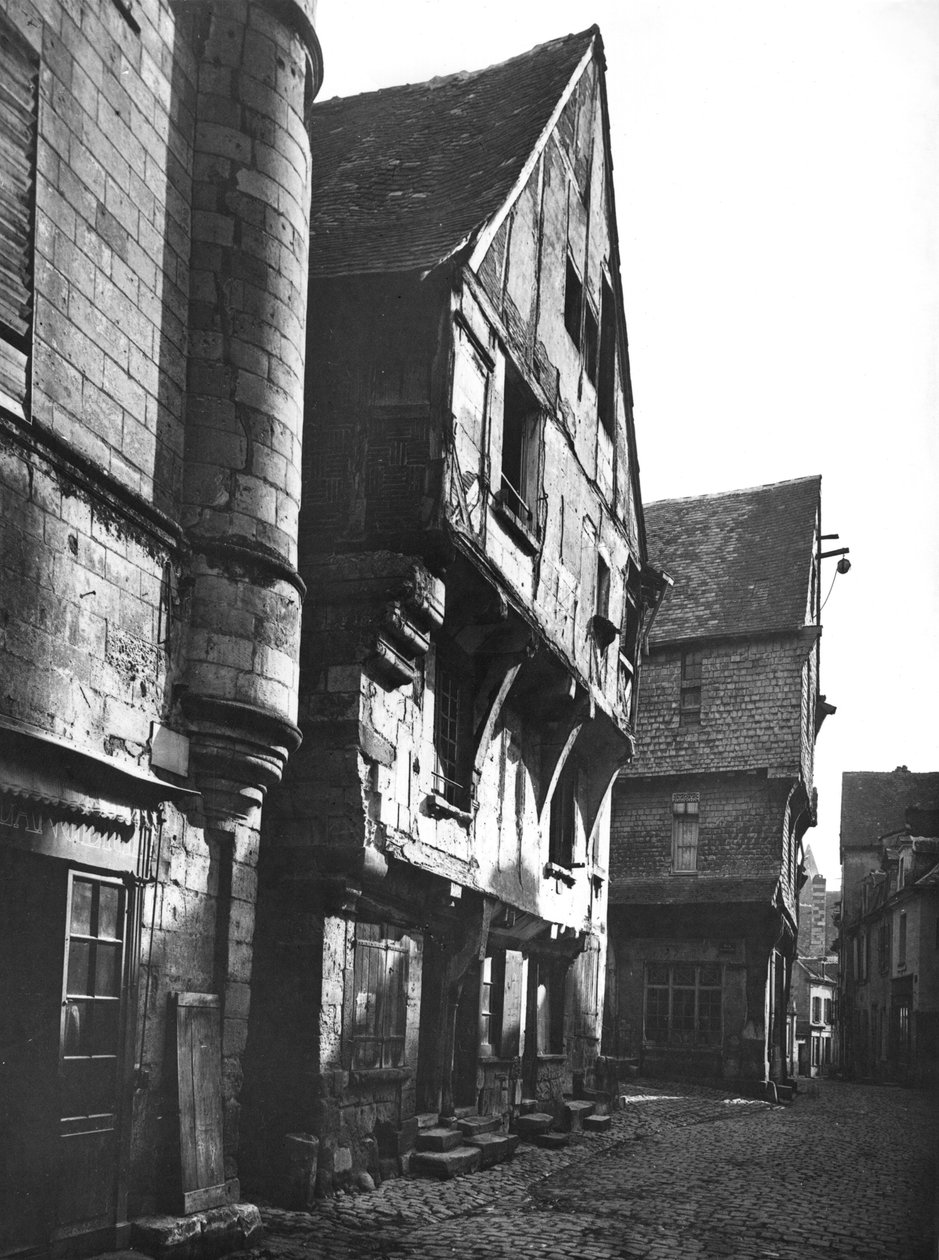 Vieilles maisons au Grand Carroi, ancien centre de la ville, XVe-XVIe siècle - Adolphe Giraudon