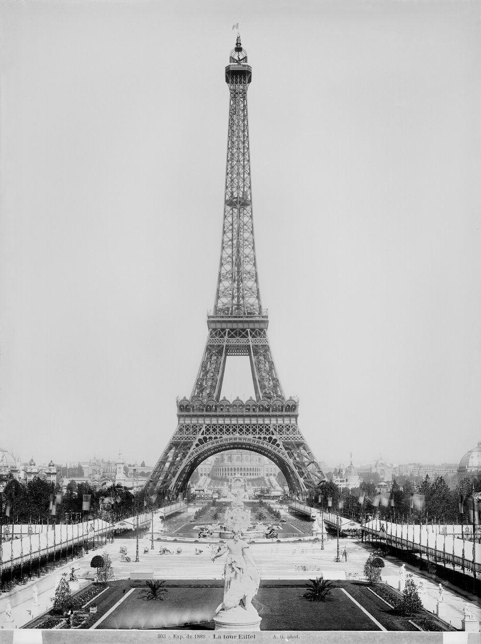 La Tour Eiffel photographiée pendant l