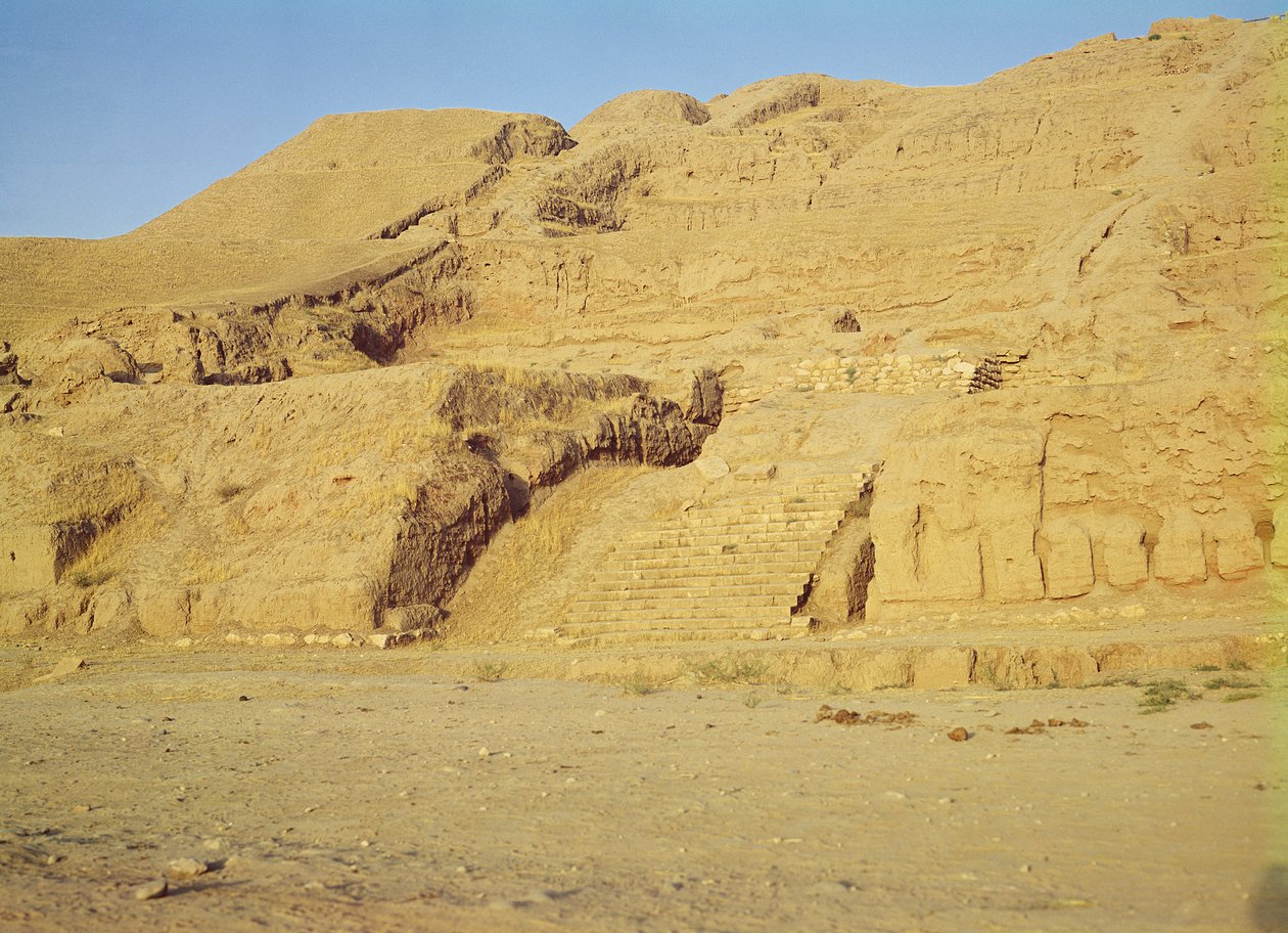 Vue des marches, terrasses et temple zoroastrien - Afghan School