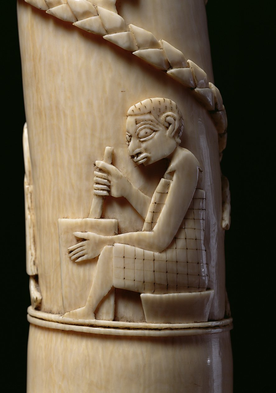 Défense sculptée, Congo (détail) - African