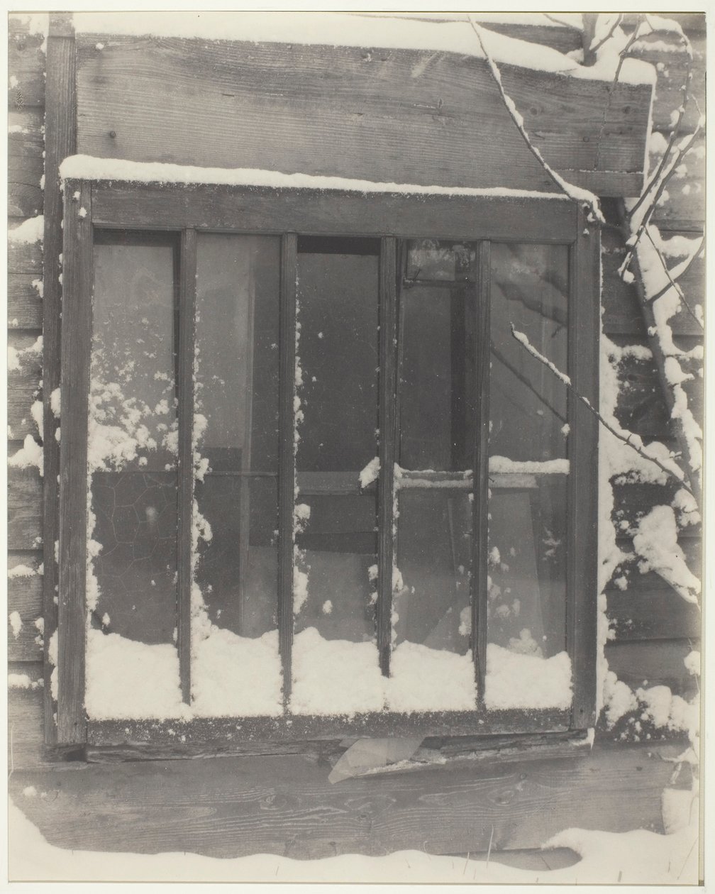 Fenêtre : Bois, Verre, Neige - Alfred Stieglitz