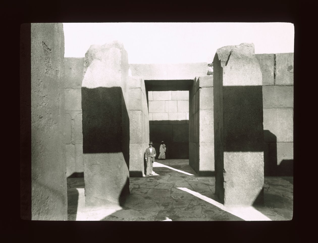 Temple de granit près de la pyramide de Khephren, Gizeh, 4e dynastie - American Photographer