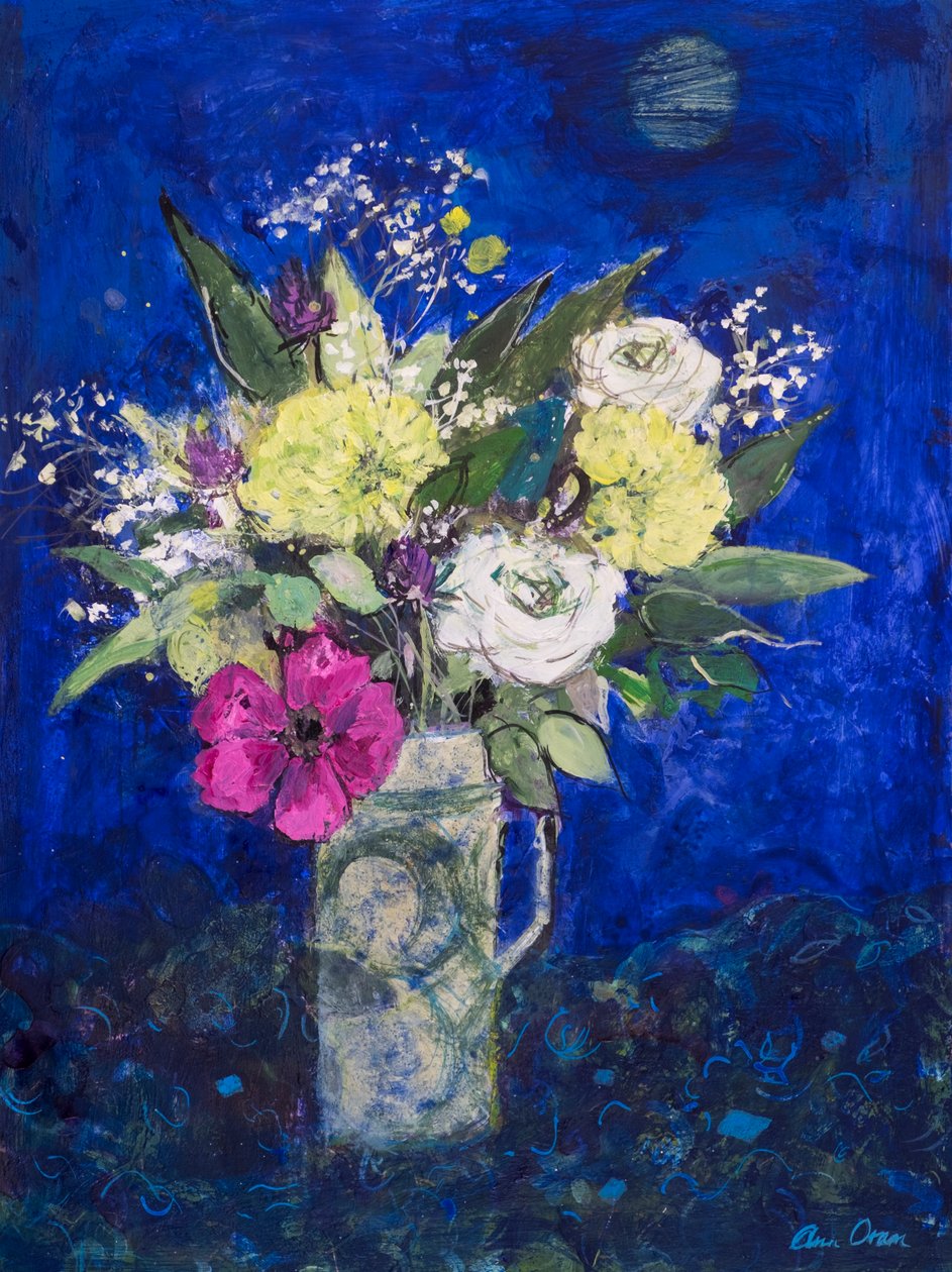 Fleurs de minuit, fond bleu profond - Ann Oram