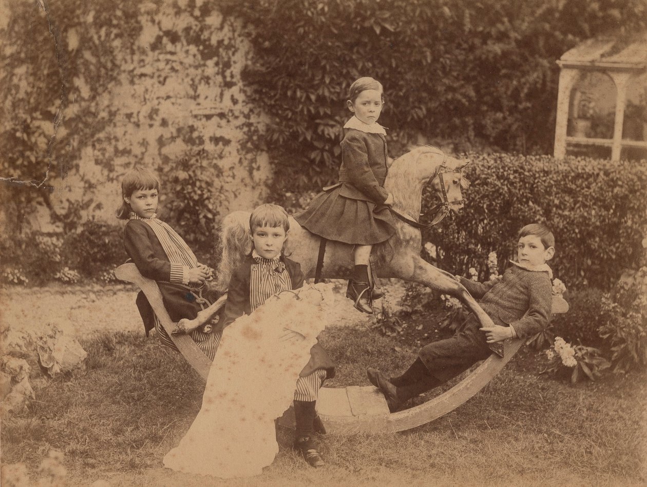 Enfants sur un cheval à bascule - B. Thomas