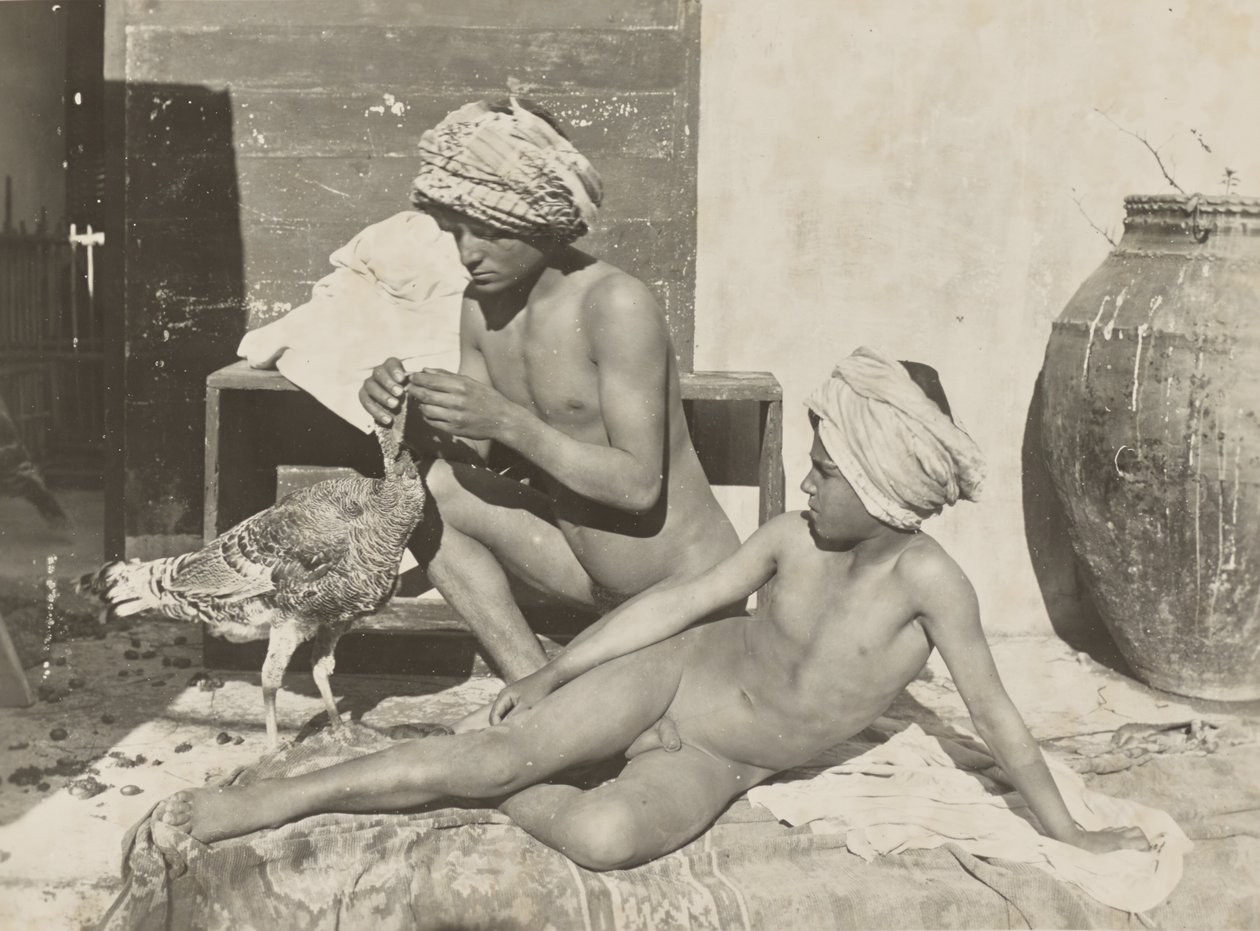 [Deux jeunes nus avec une dinde] - Baron Wilhelm von Gloeden