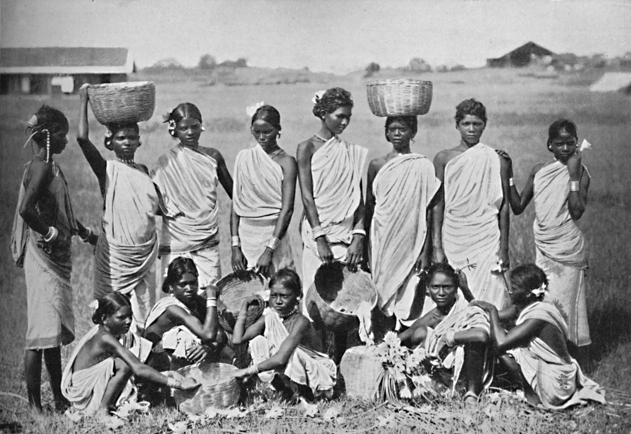 Un groupe de filles Kol, 1902 - Bourne and Shepherd