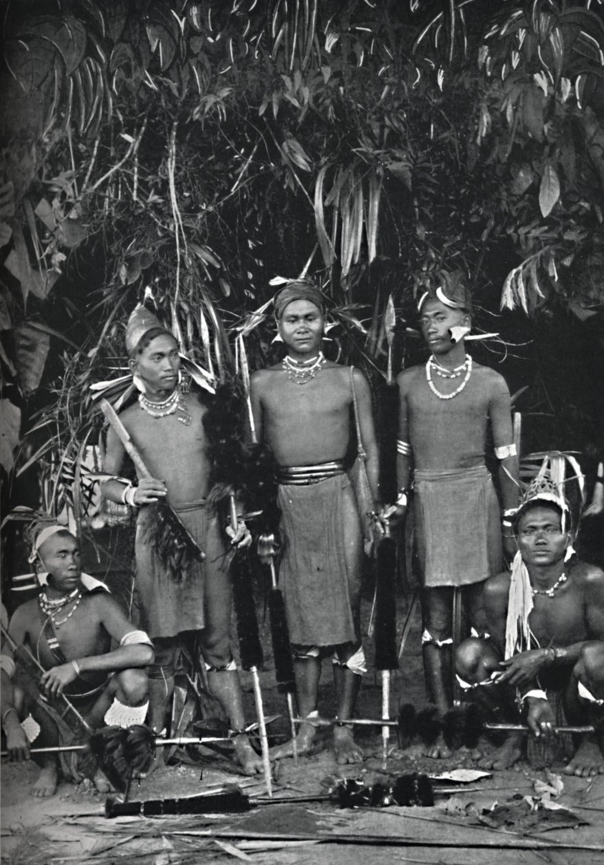 Angami Nagas en tenue complète - Bourne and Shepherd