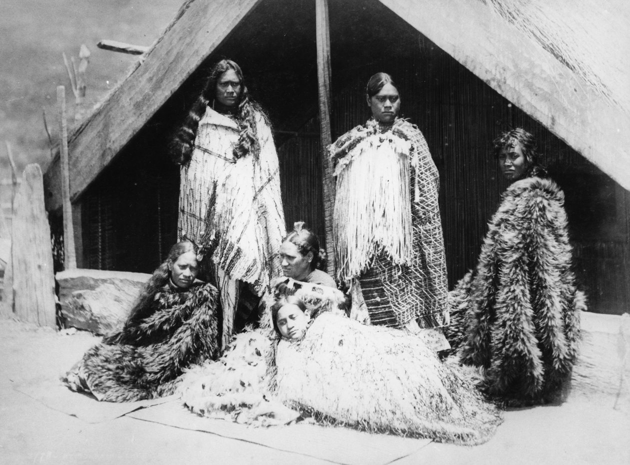 Un groupe de femmes maories, c.1880s - Burton Brothers Studio
