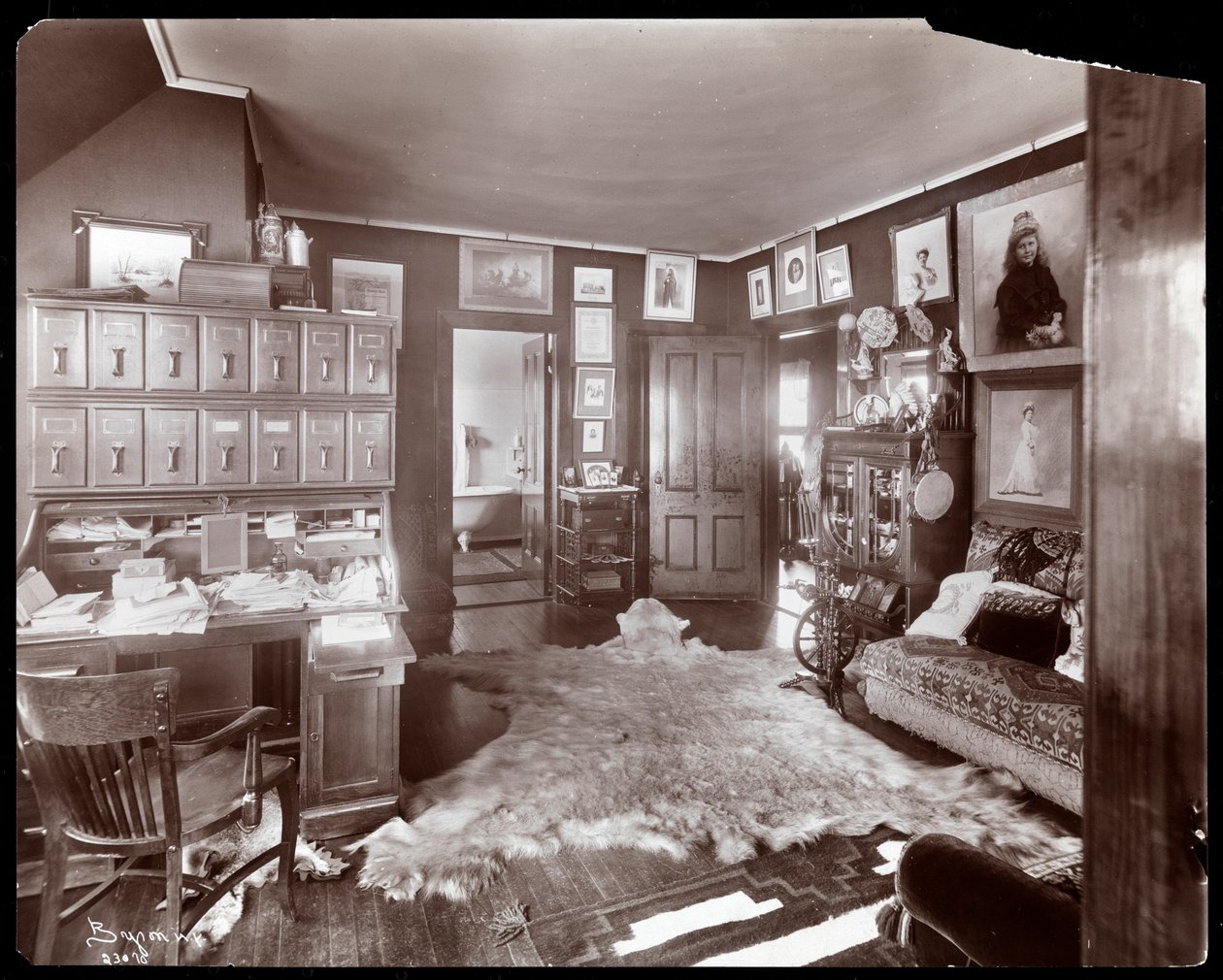 Le bureau dans la résidence de Madame Schumann-Heink, 1906 - Byron Company
