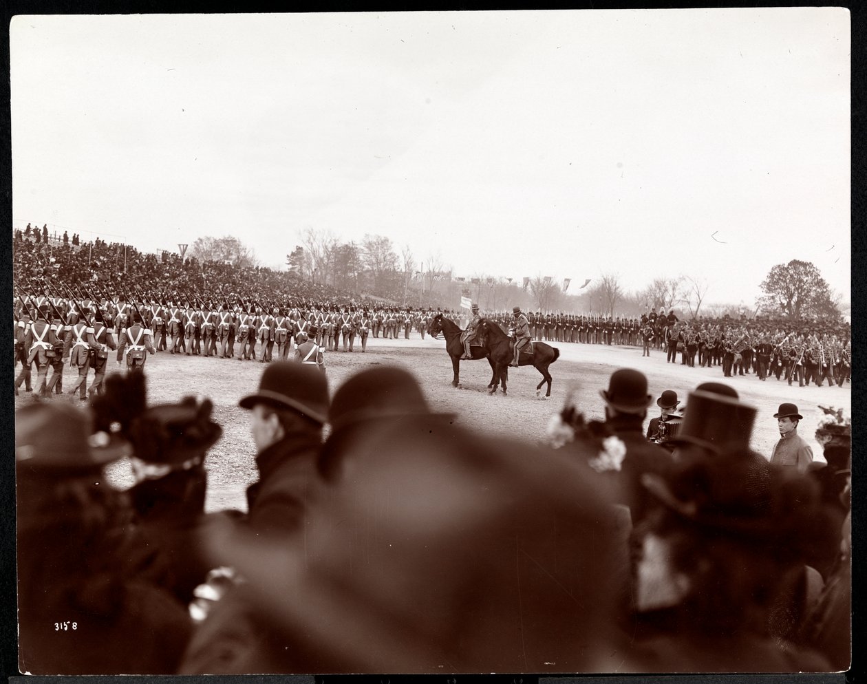 La procession associée à la dédicace du tombeau de Grant sur Riverside Drive, probablement le 27 avril 1897, New York - Byron Company