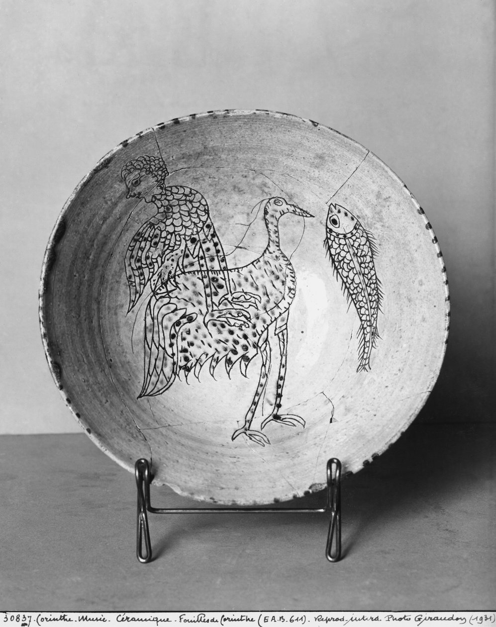 Plat décoré d