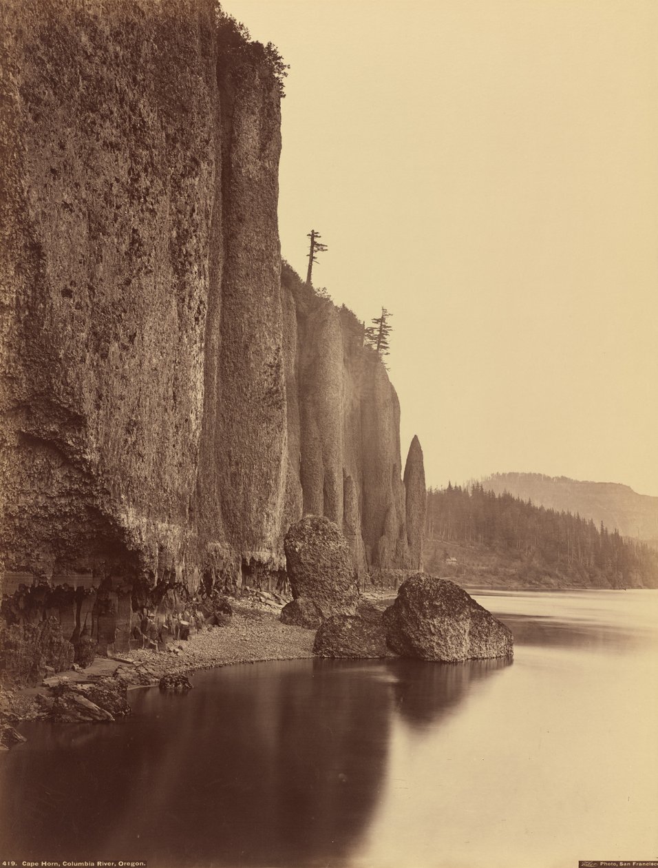 Cap Horn, rivière Columbia, Oregon - Carleton E. Watkins