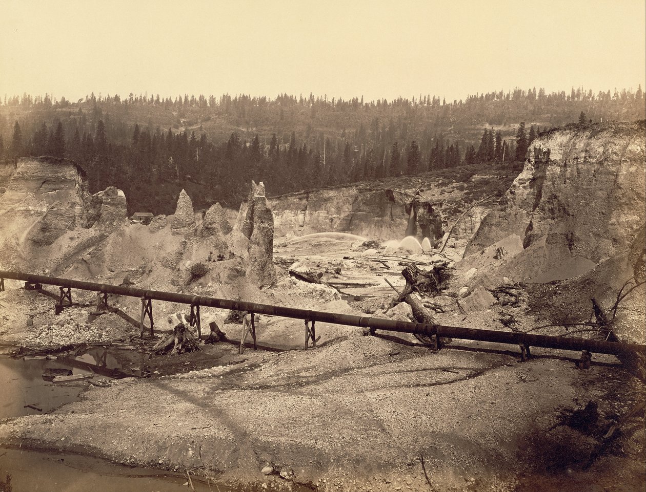 Malakoff Diggings, North Bloomfield, Californie - Carleton Watkins