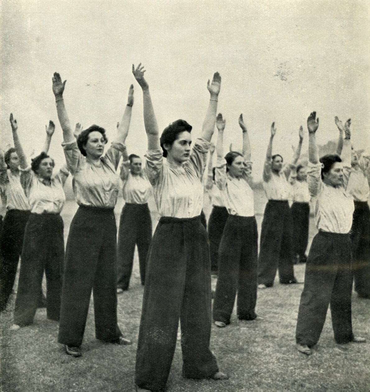 Entraînement physique dans un dépôt de recrues, vers 1943 - Cecil Beaton