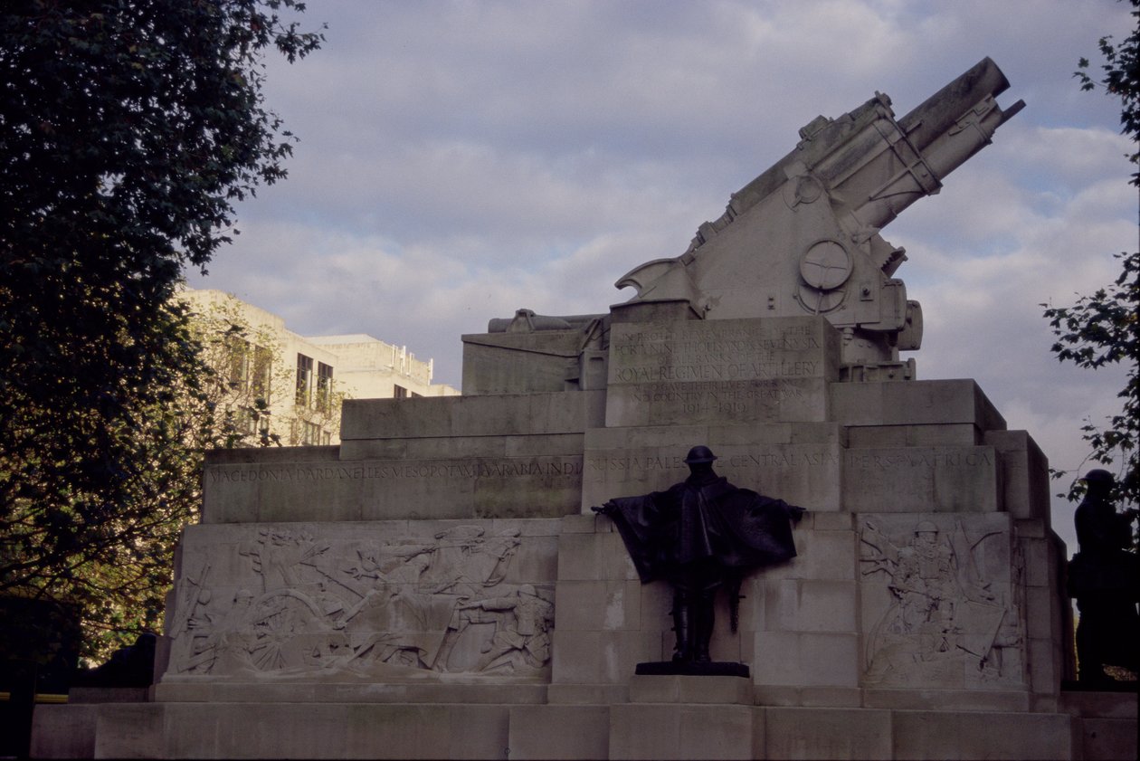 Vue latérale du mémorial de l