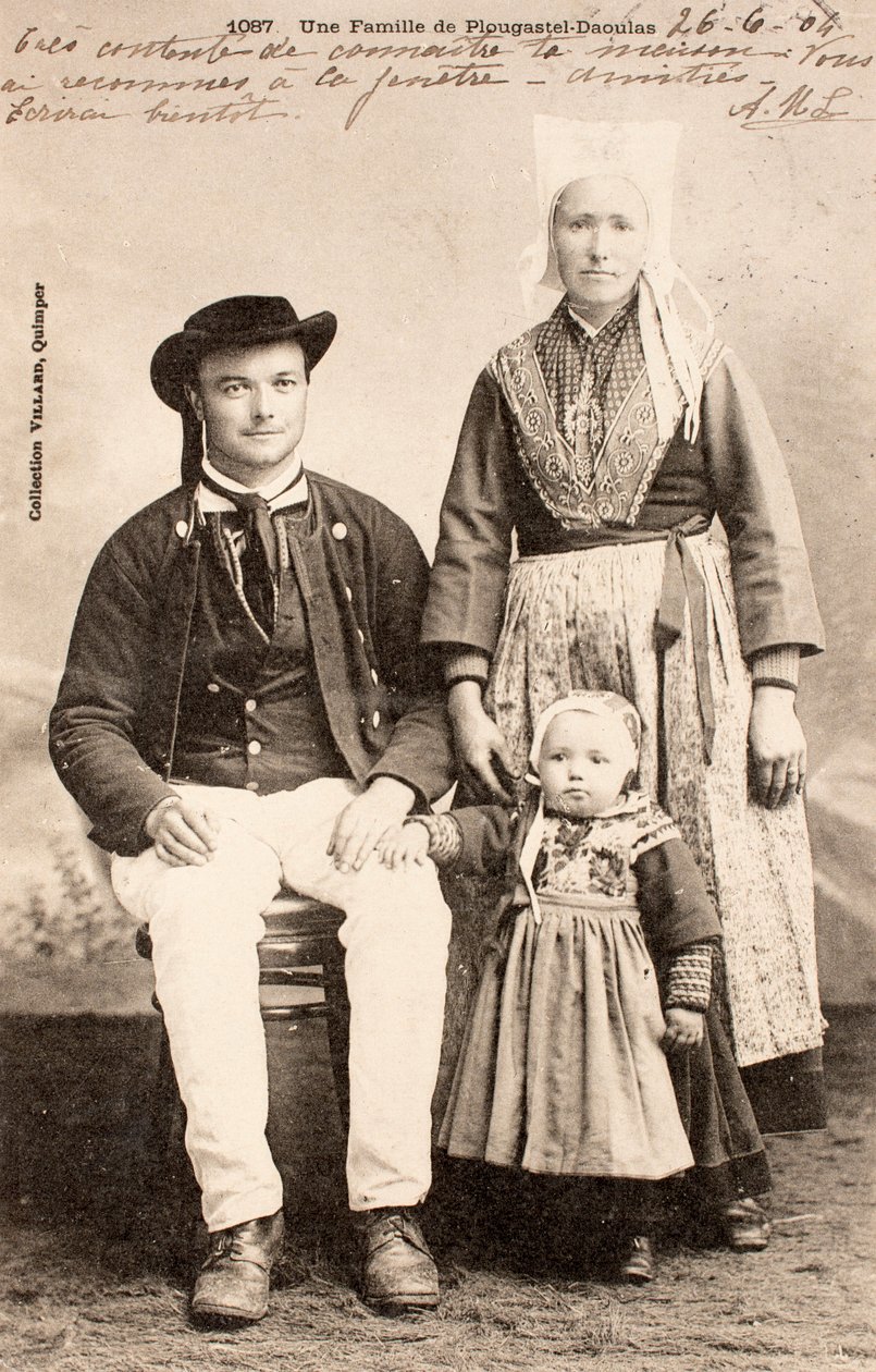 Famille de Plougastel Daoulas, Bretagne, France - Augustus Kollner