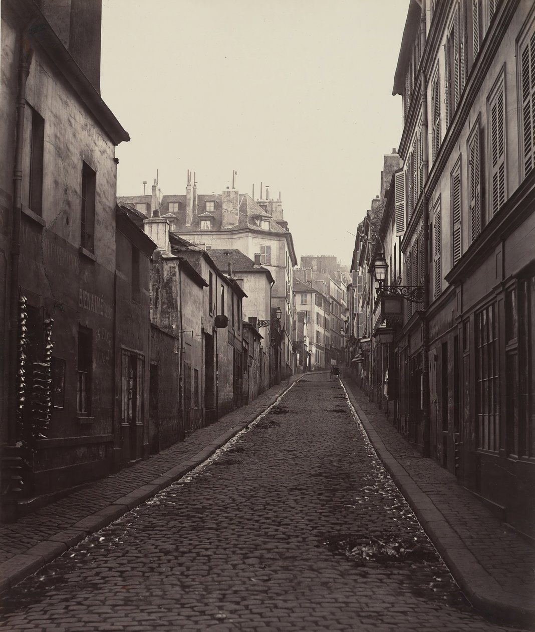 Rue Neuve-Coquenard depuis la rue Lamartine, années 1870 - Charles Marville