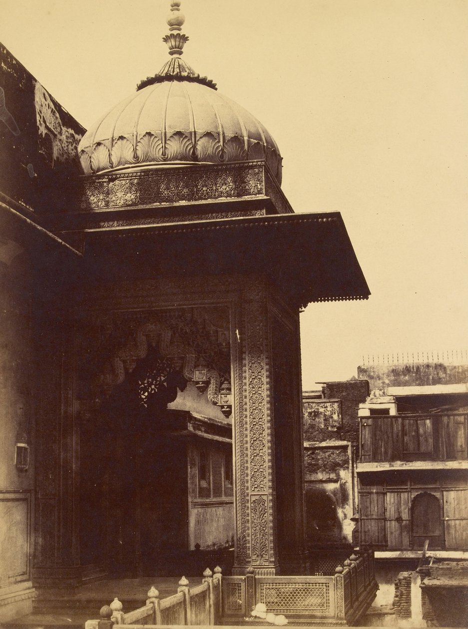 Bâtiment non identifié avec balcon, Delhi - Charles Moravia