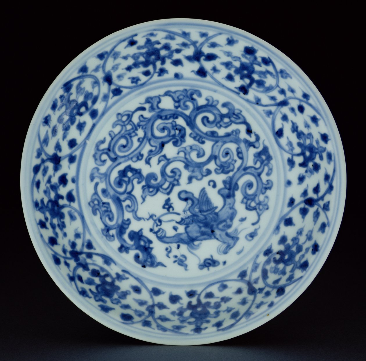 Plat peint avec un dragon - Chinese School