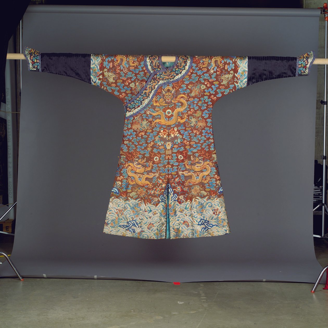 Robe semi-formelle (avec motif de dragon) - Chinese School