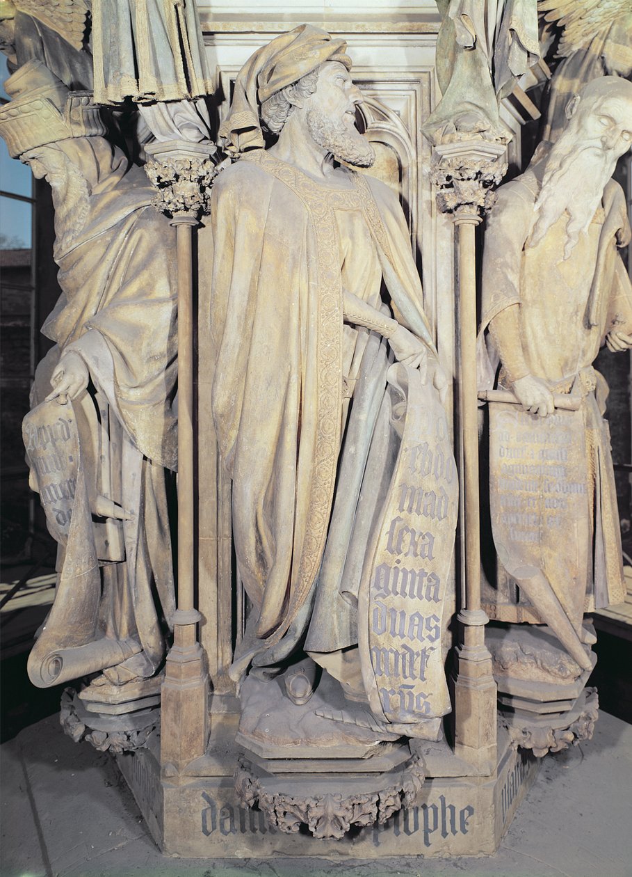 Le Puits de Moïse, détail montrant le piédestal hexagonal avec des figures de Daniel (centre), Zacharie (gauche) et Isaïe (droite) 1395-1404 - Claus and Malouel, Jean Sluter