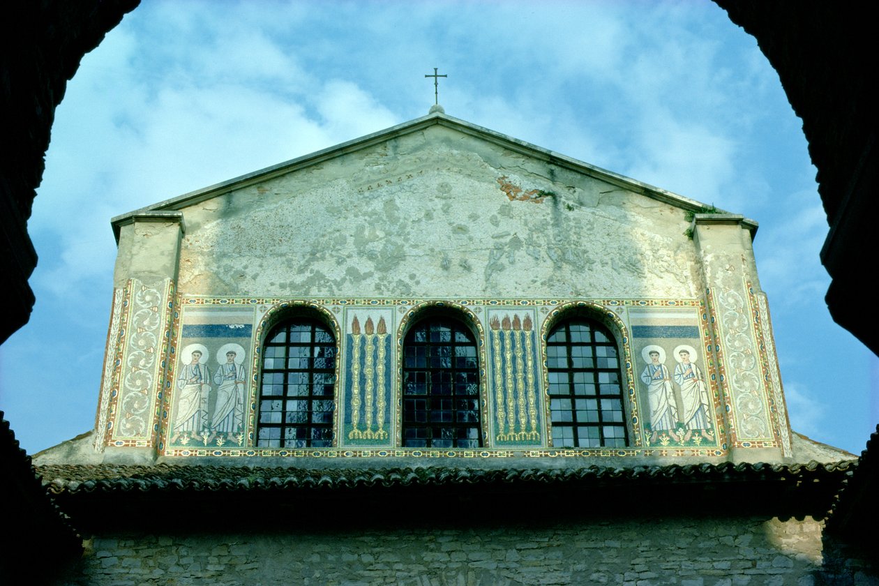 Vue des mosaïques extérieures - Croatian School