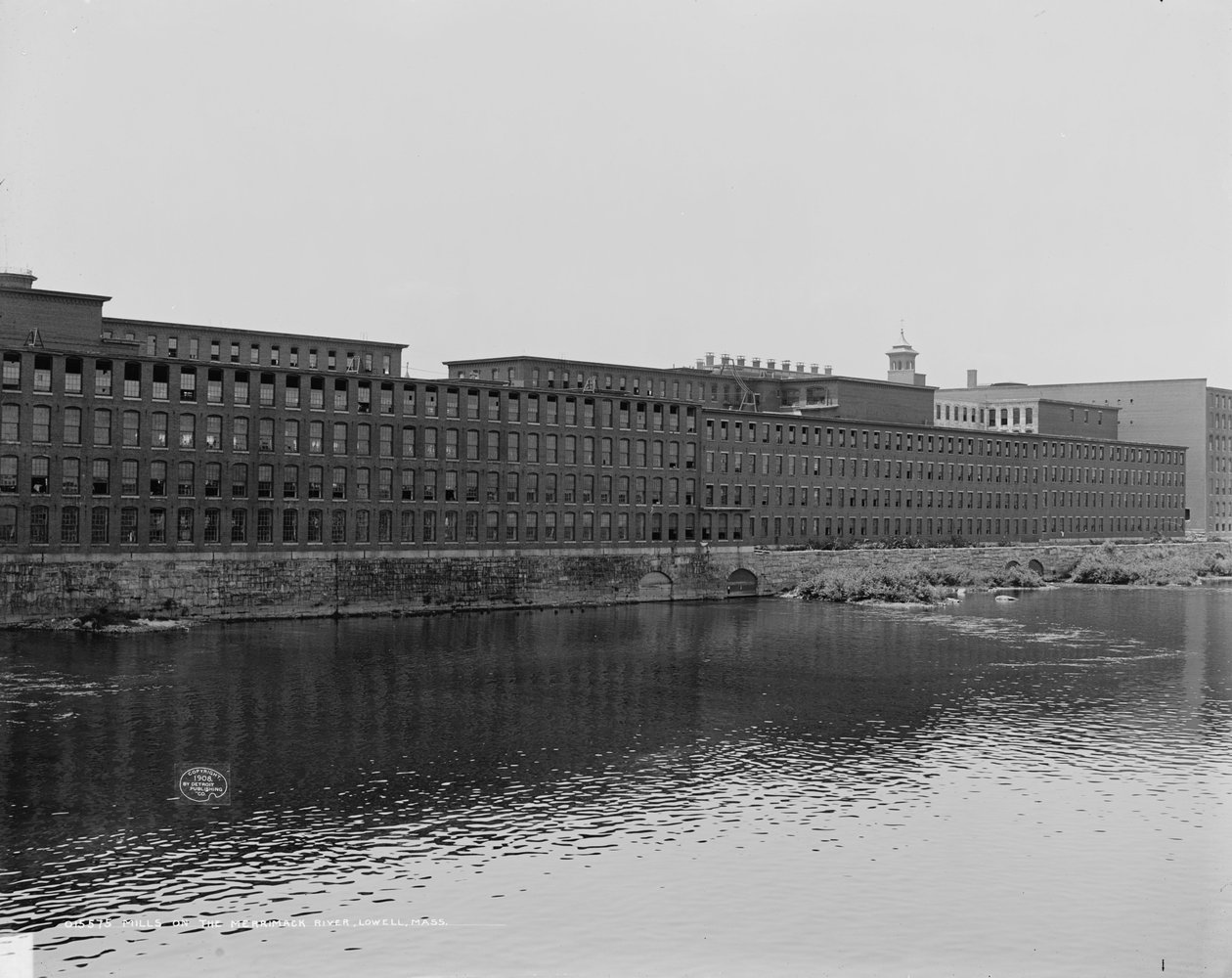 Moulins sur la rivière Merrimack, Lowell, Massachusetts, c.1908 - Detroit Publishing Co.