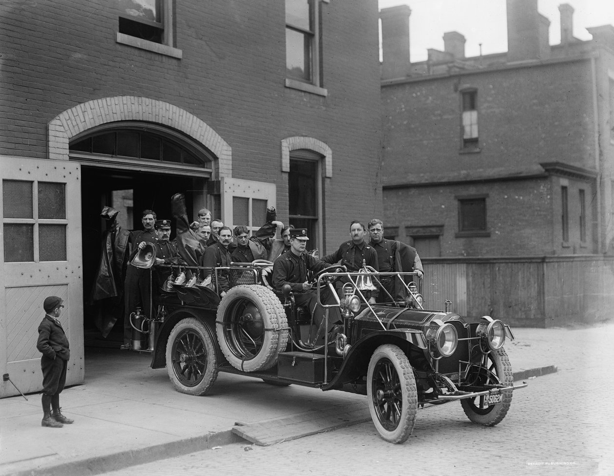 Équipe de pompiers Packard, 1911 - Detroit Publishing Co.