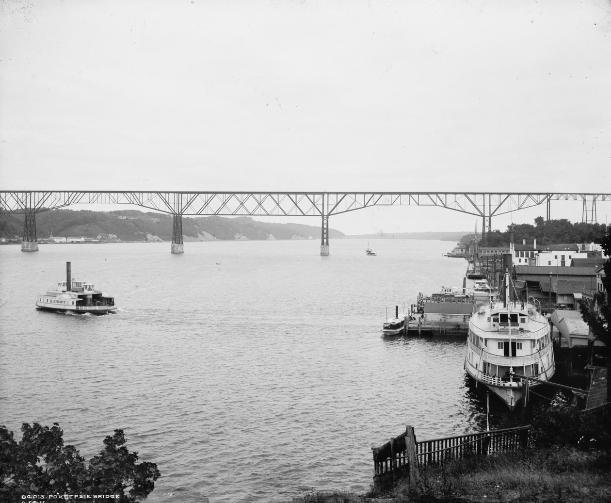 Pont de Pokeepsie (Poughkeepsie), New York, vers 1880-97 - Detroit Publishing Co.