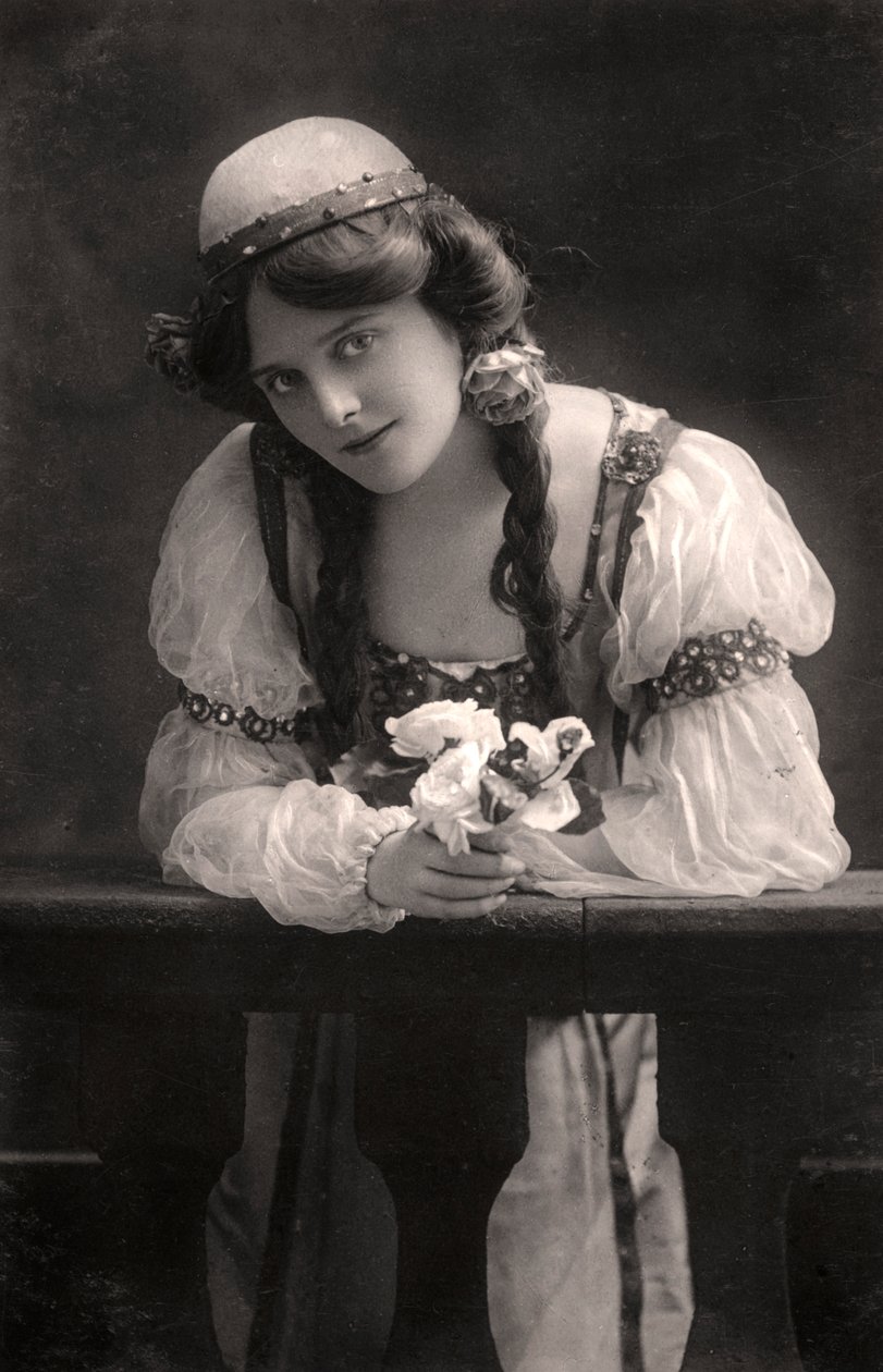 Maie Ash, actrice, années 1900 - Dover Street Studios