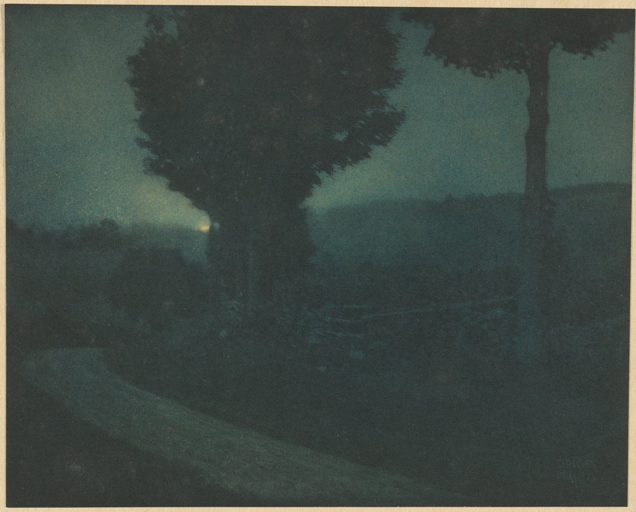 [Route dans la vallée -- Lever de lune] - Edward Steichen