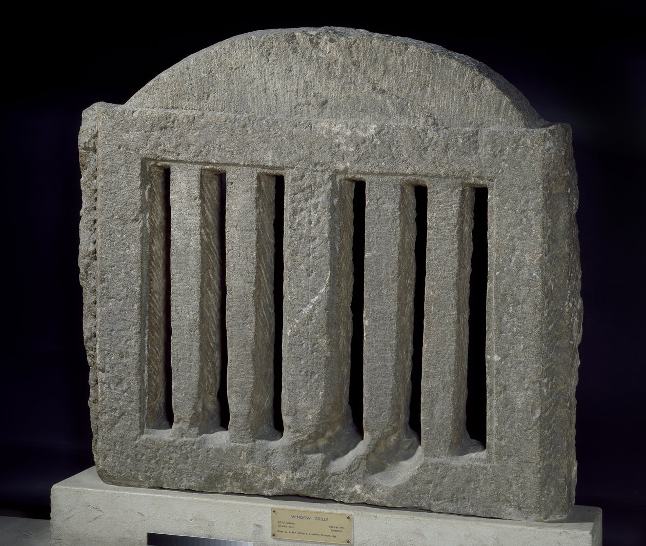 Treillis de fenêtre en calcaire - Egyptian 18th Dynasty
