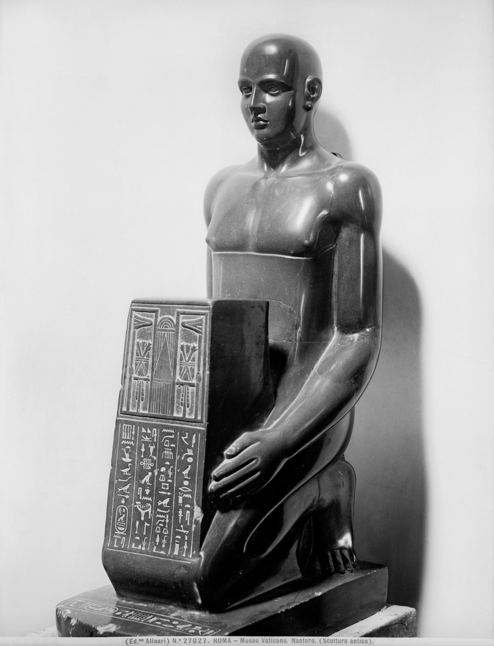 Statue naophore d