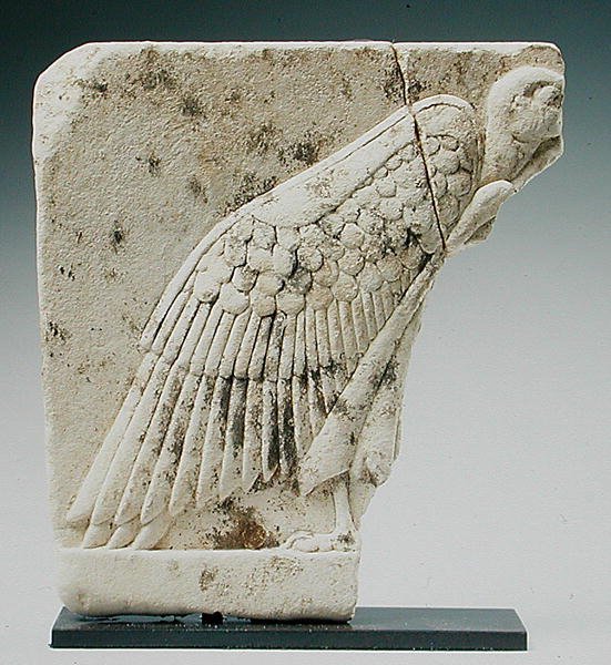 Relief représentant un vautour - Egyptian Ptolemaic Period