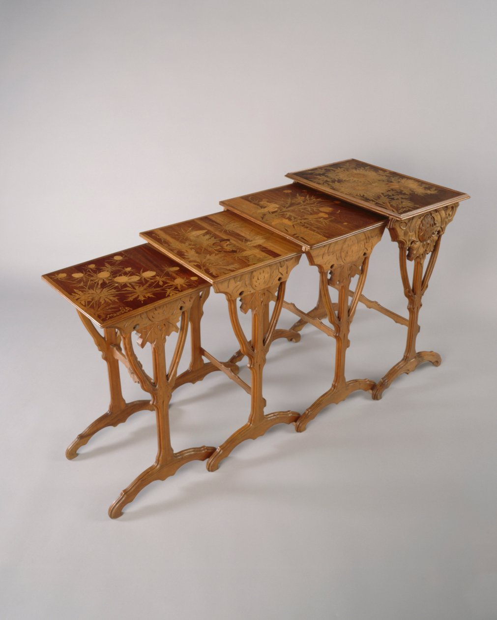 Un Nid de Tables, c.1900 - Emile Galle