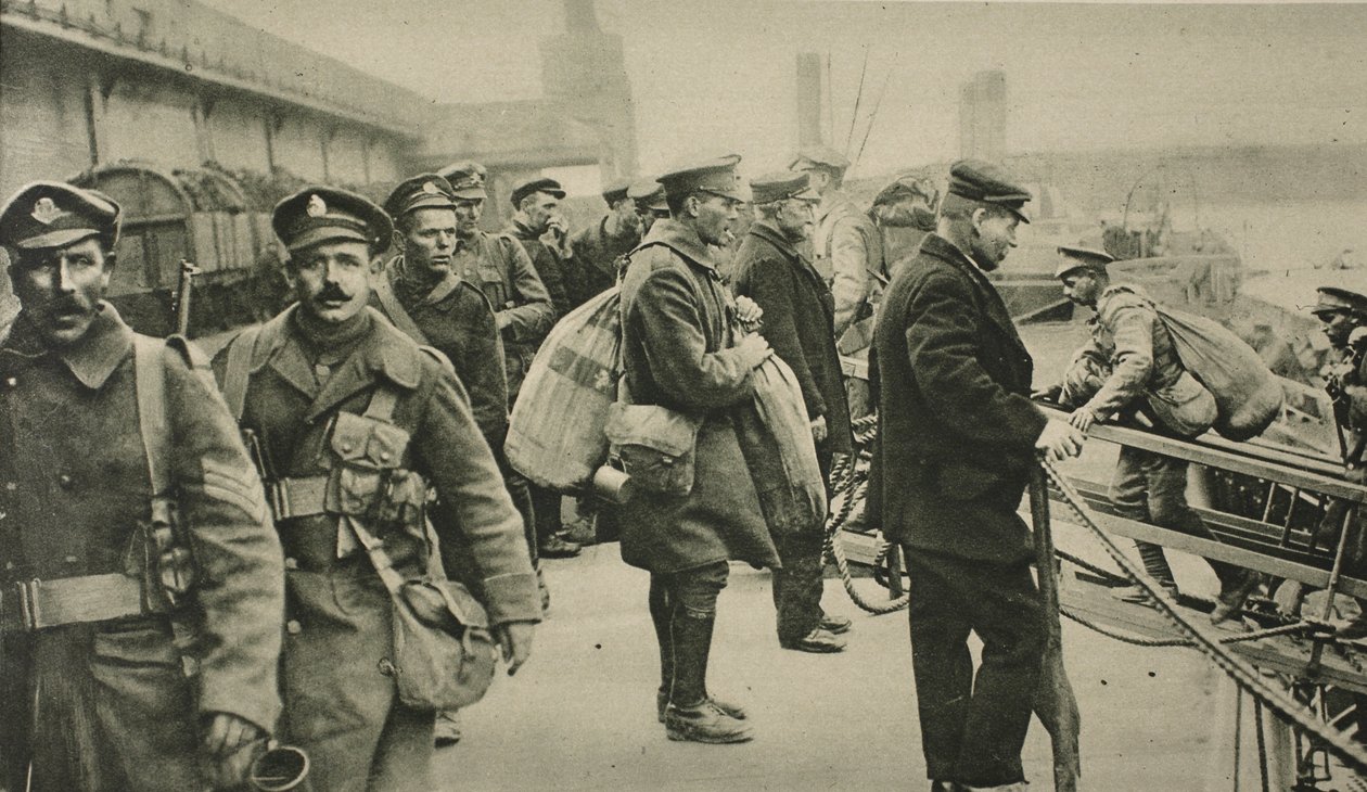 Artilleurs de la R.F.A. débarquant à Douvres après quatre ans et demi de service de guerre à l