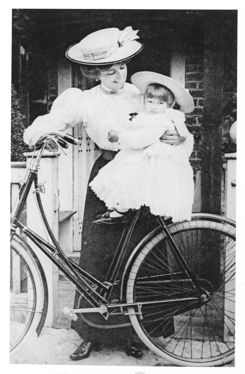 Mère et enfant à bicyclette - English Photographer