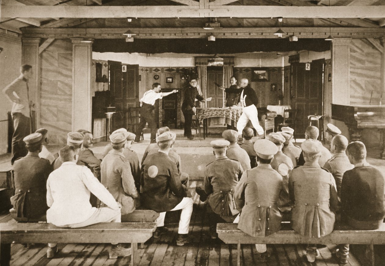 Le théâtre : Une répétition générale, Dorchester, illustration de Prisonniers allemands en Grande-Bretagne - English Photographer