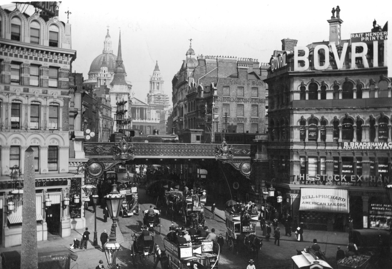 Vue de Ludgate Circus, avec la cathédrale Saint-Paul en arrière-plan - English Photographer