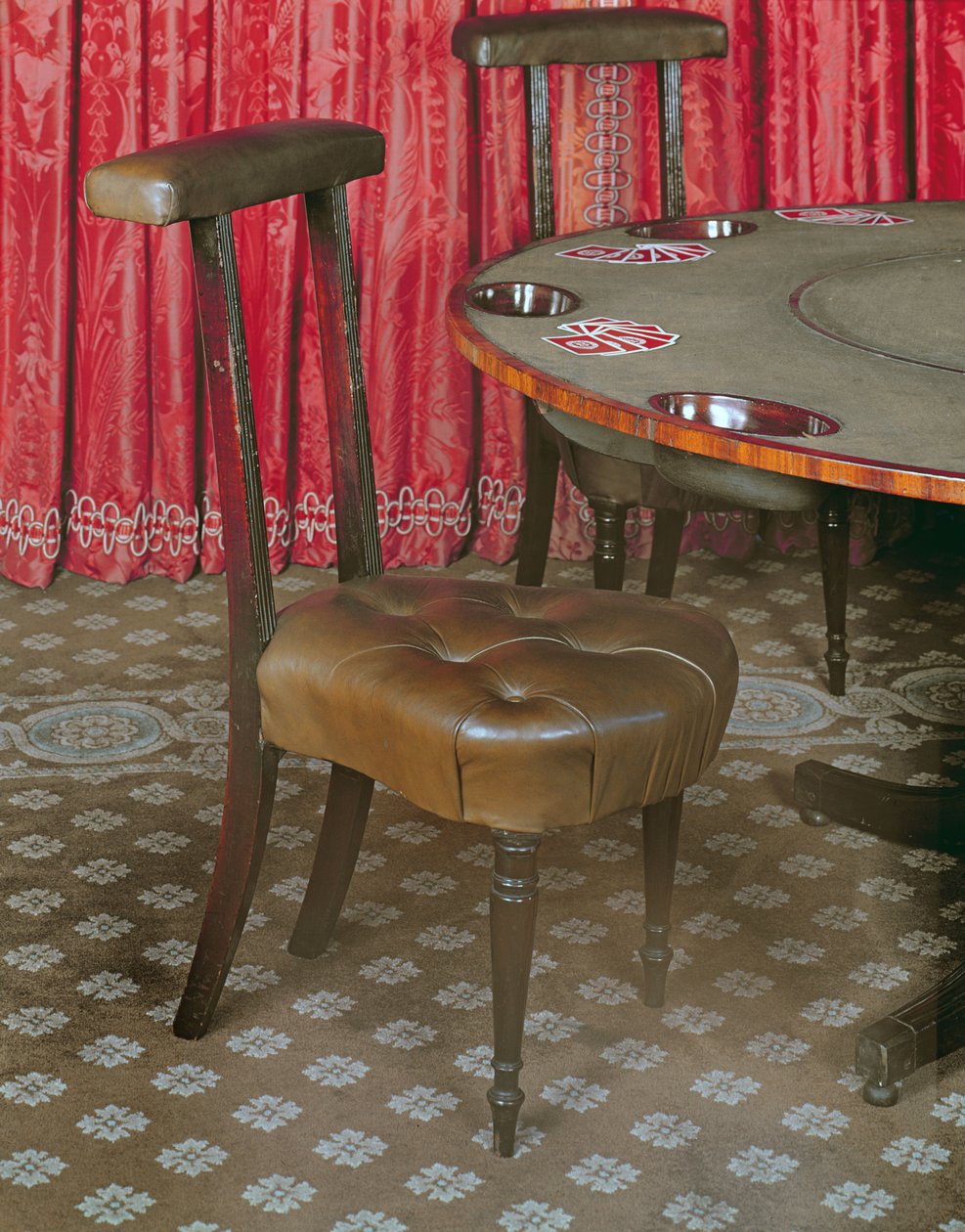 Table de jeux et chaise, fin du 18ème siècle - English School