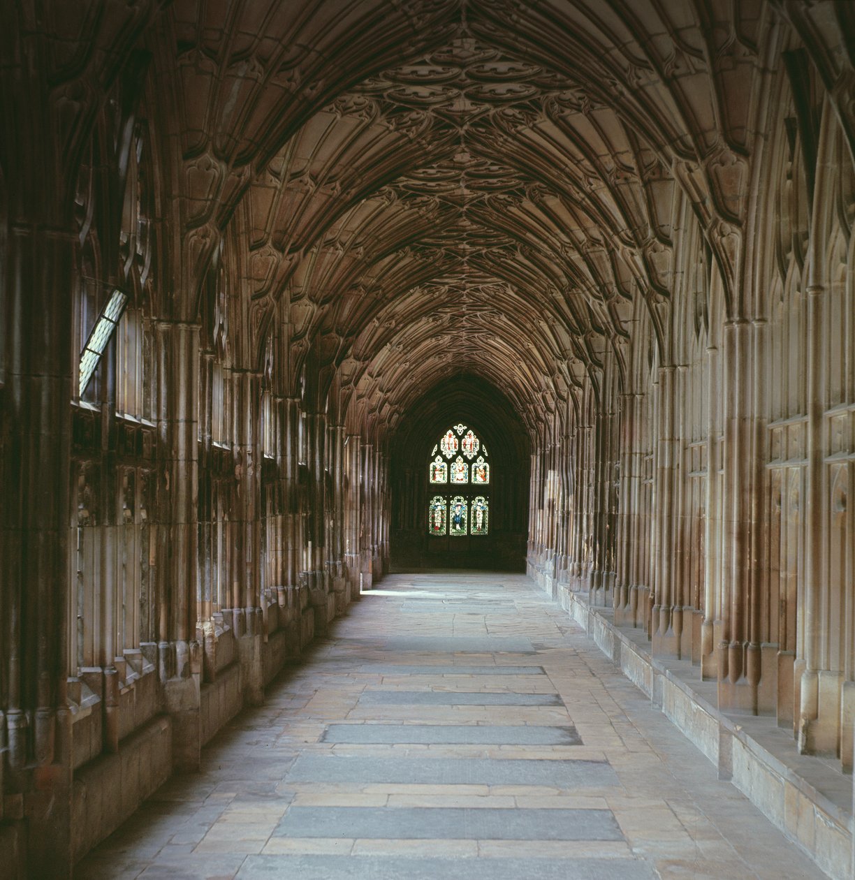 Vue des Cloîtres, c.1355 - English School