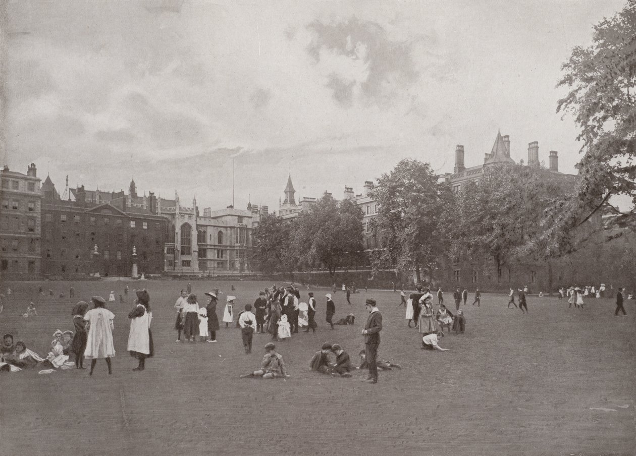 Enfants jouant dans les jardins du Temple - English Photographer