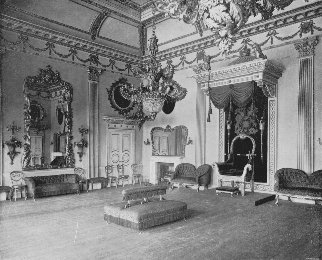 Salle du trône au château de Dublin (photo n/b) - English Photographer