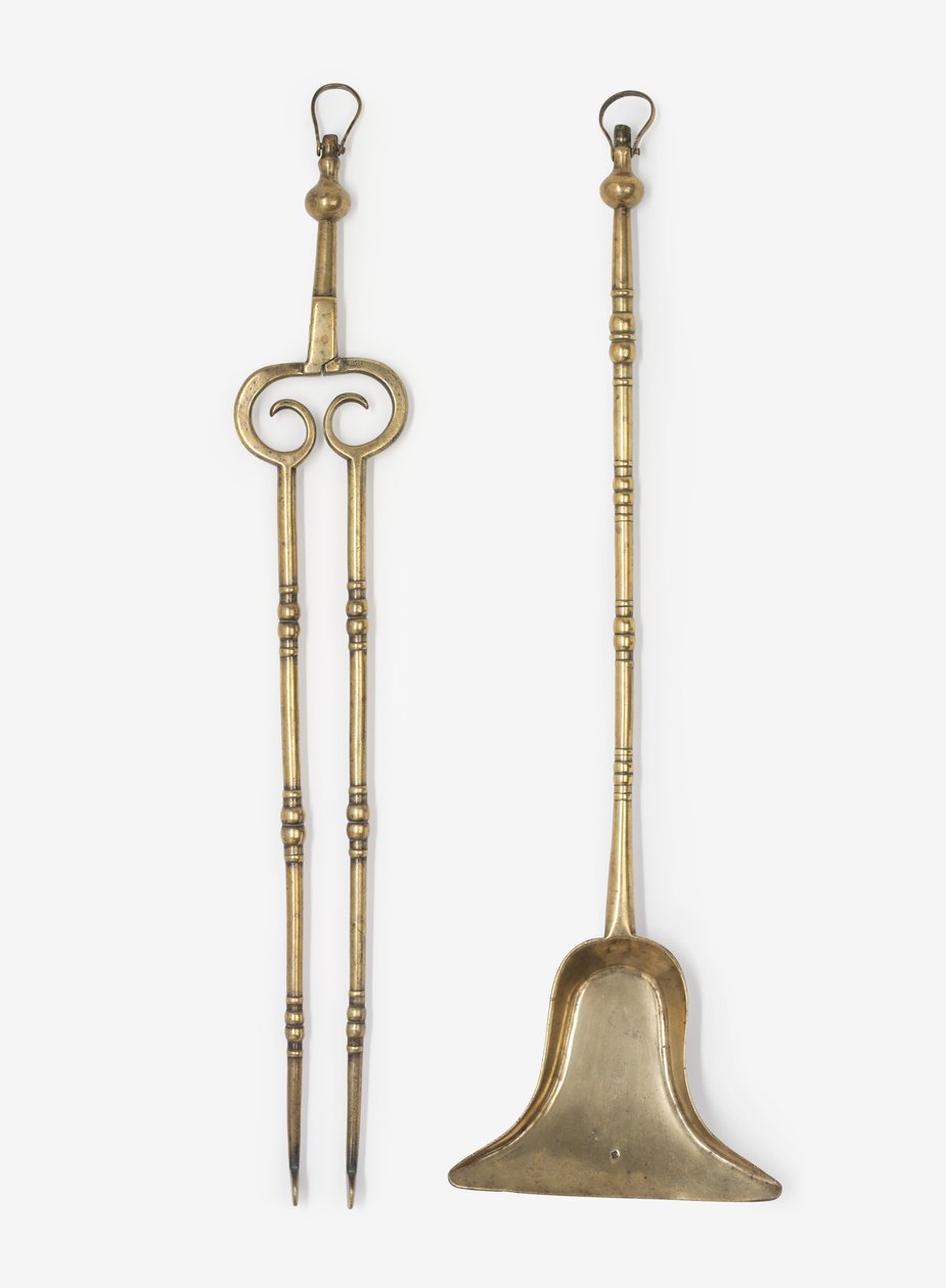 Pinces et pelle en laiton, vers 1650-99 - English School